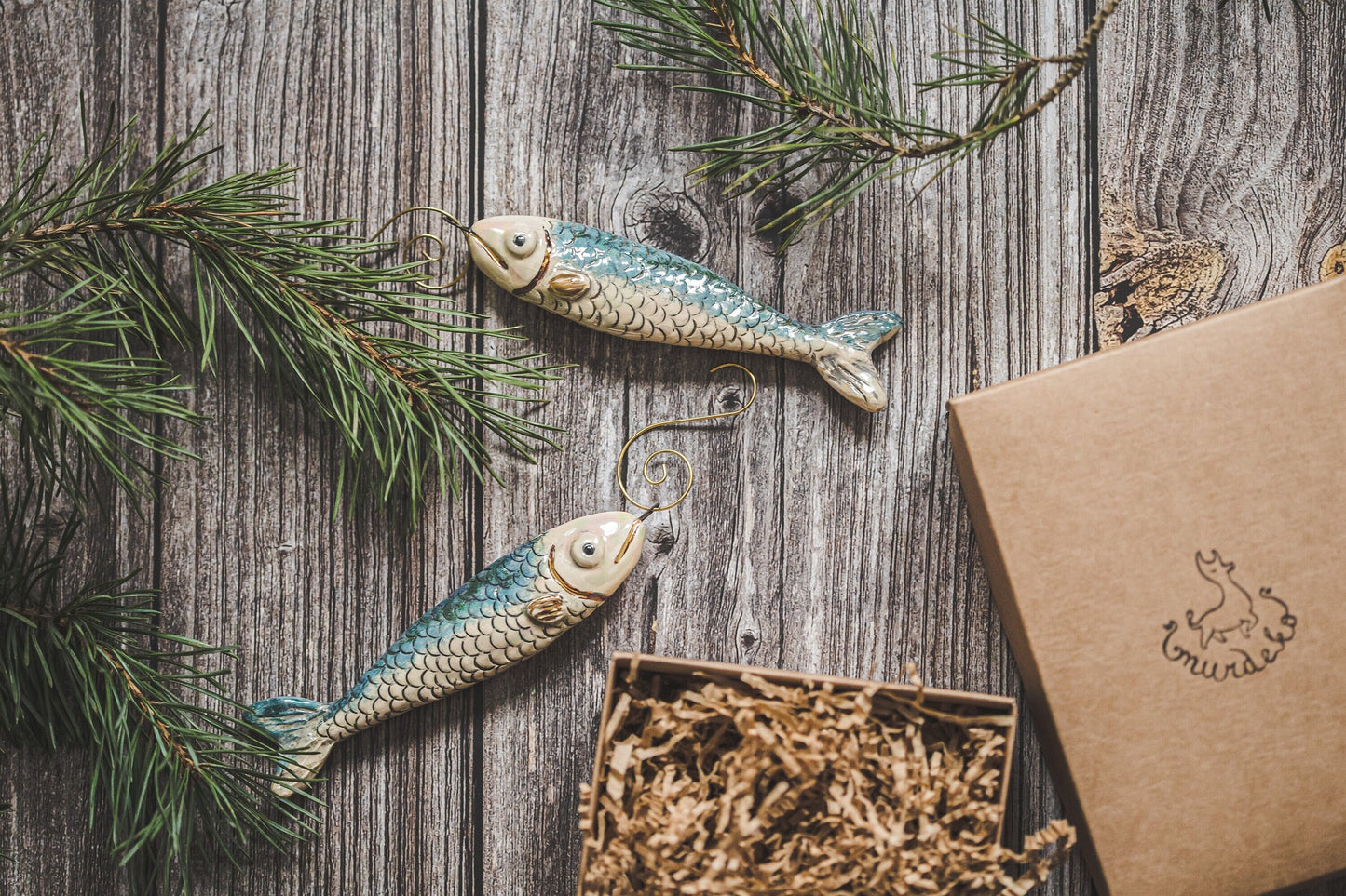 Išskirtinė vintažinė Kalėdų eglutės puošmena žuvis - rankų darbo keramikos lašišos kalėdinė dovana