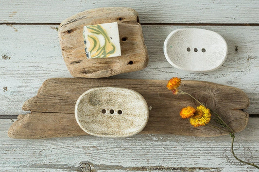 Rustic soap dish with drain - Pottery soap tray with holes - Handmade soap dish - Oval sponge holder
