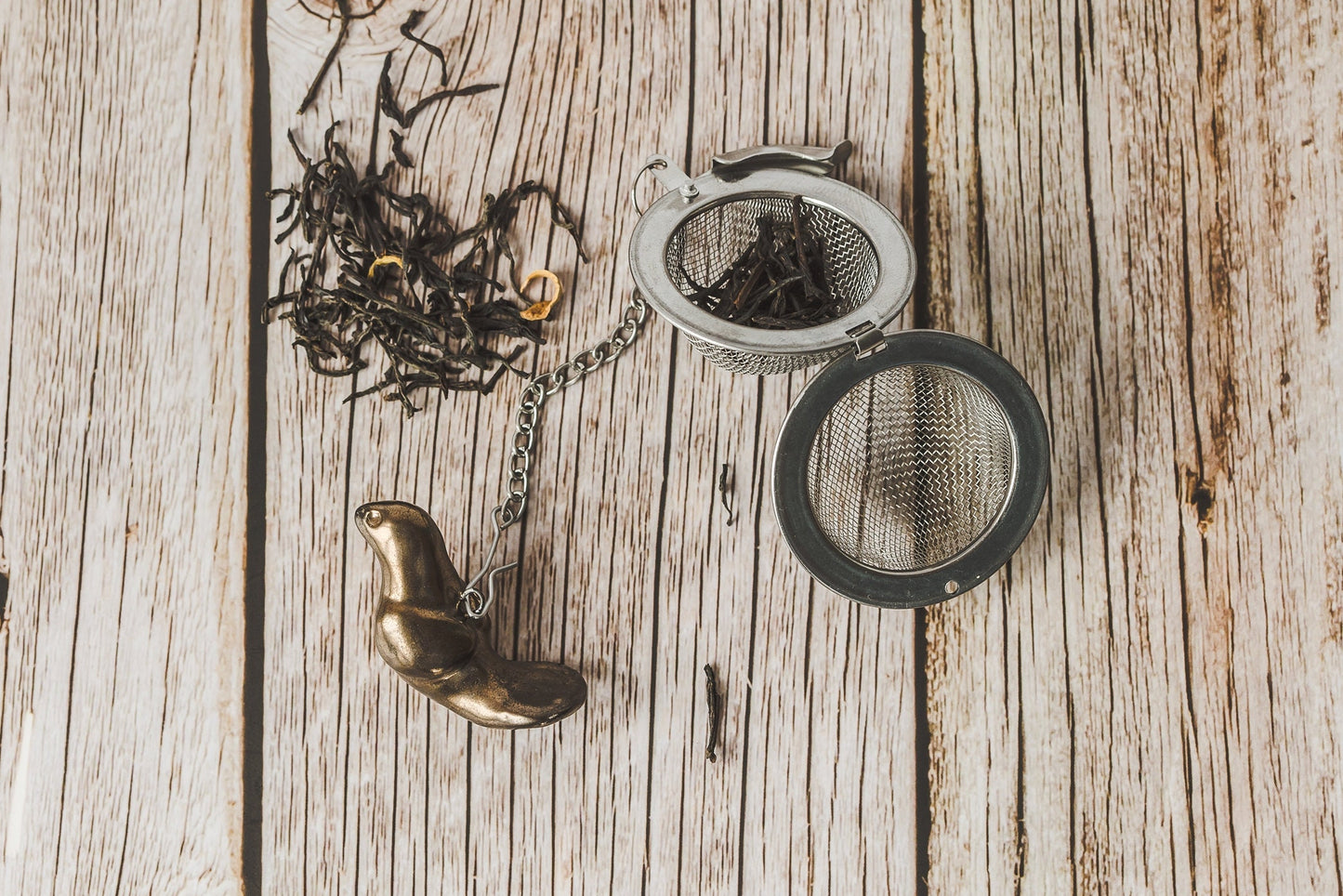 Loose leaf tea strainer with ceramic bird - Tea infuser with bronze bird - Herbal tea steeper - Christmas gift - Easter gift