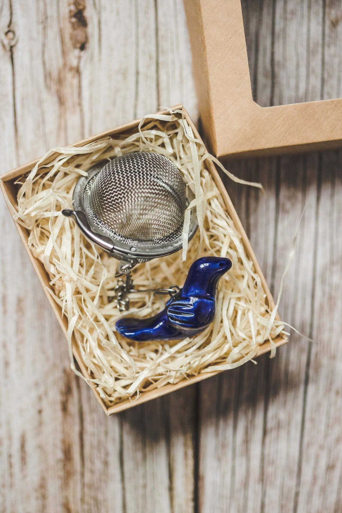 Tea strainer with ceramic dark blue bird - Loose leaf tea infuser with blue bird charm - Christmas gift