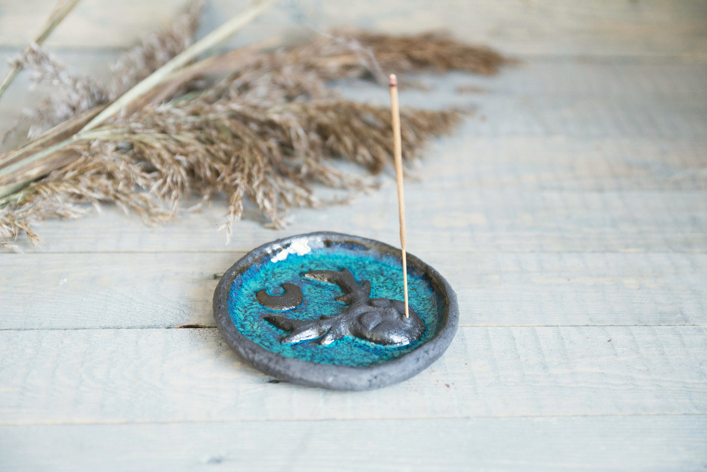 Ceramic incense stick holder with mystic creature - Dark grey frankincense burner plate