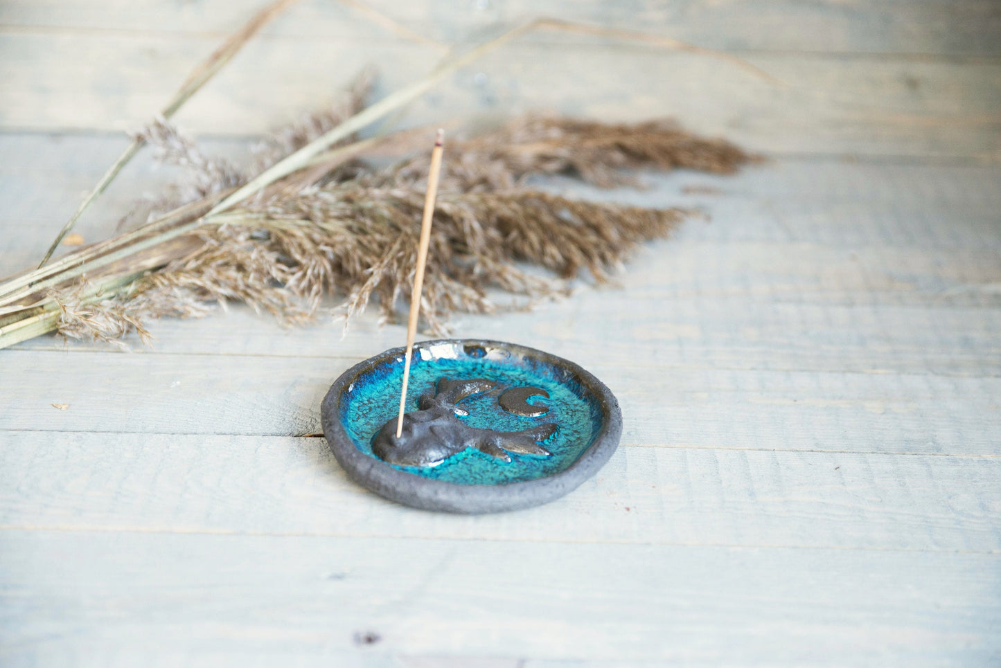 Ceramic incense stick holder with mystic creature - Dark grey frankincense burner plate