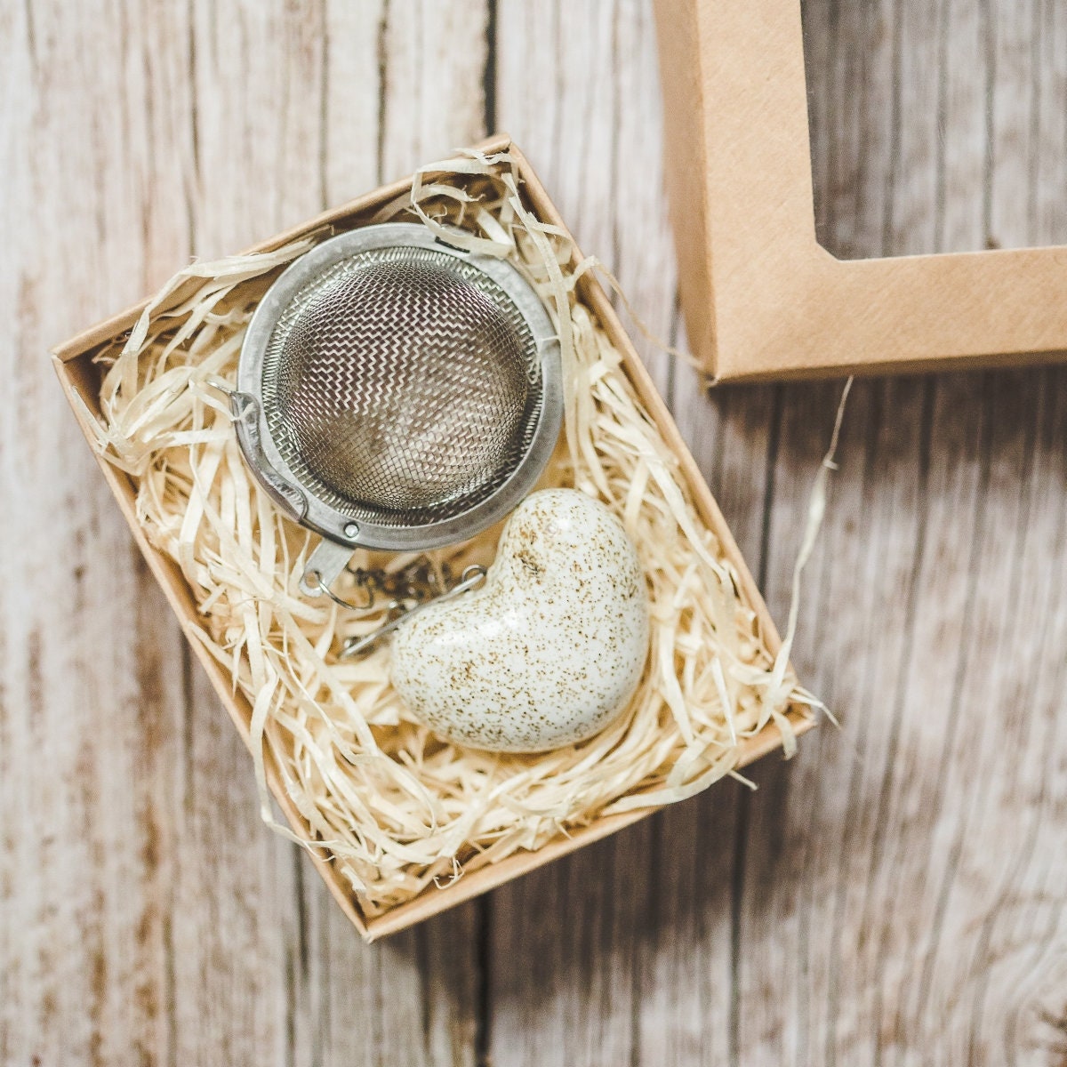 Tea strainer with white heart - Loose leaf tea infuser with ceramic heart - Christmas gift