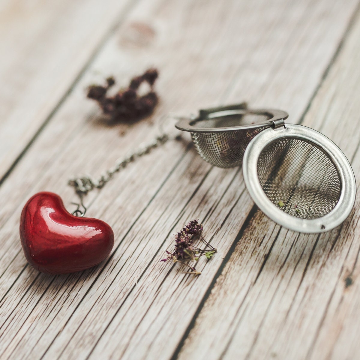 Tea infuser with red heart - Loose leaf tea strainer - Valentine's day gift - Mother's day gift - Christmas gift - Herbal tea steeper